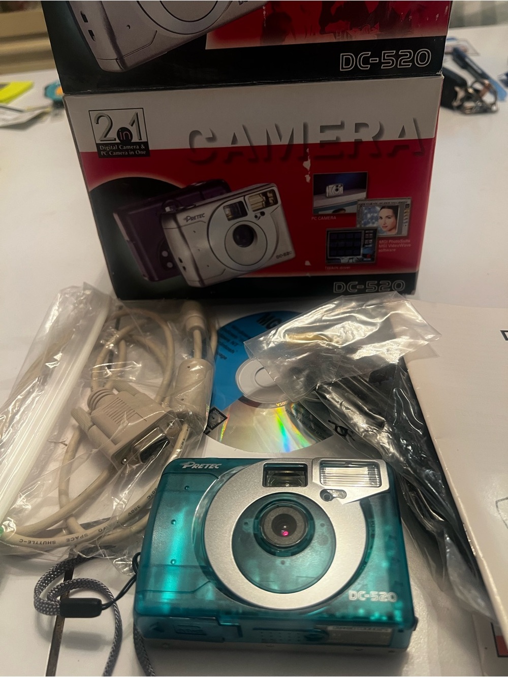DC-520 Compact Digital Camera in Teal y2k